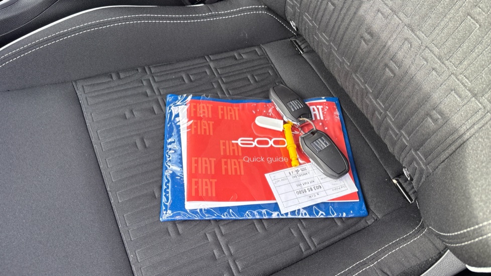 Fiat 600 1.2 Hybrid 48V 5dr eDCT-6 Petrol Hatchback - Image 19