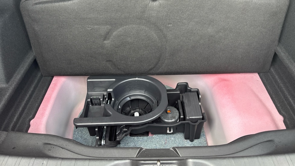 Fiat 600 1.2 Hybrid 48V 5dr eDCT-6 Petrol Hatchback - Image 21
