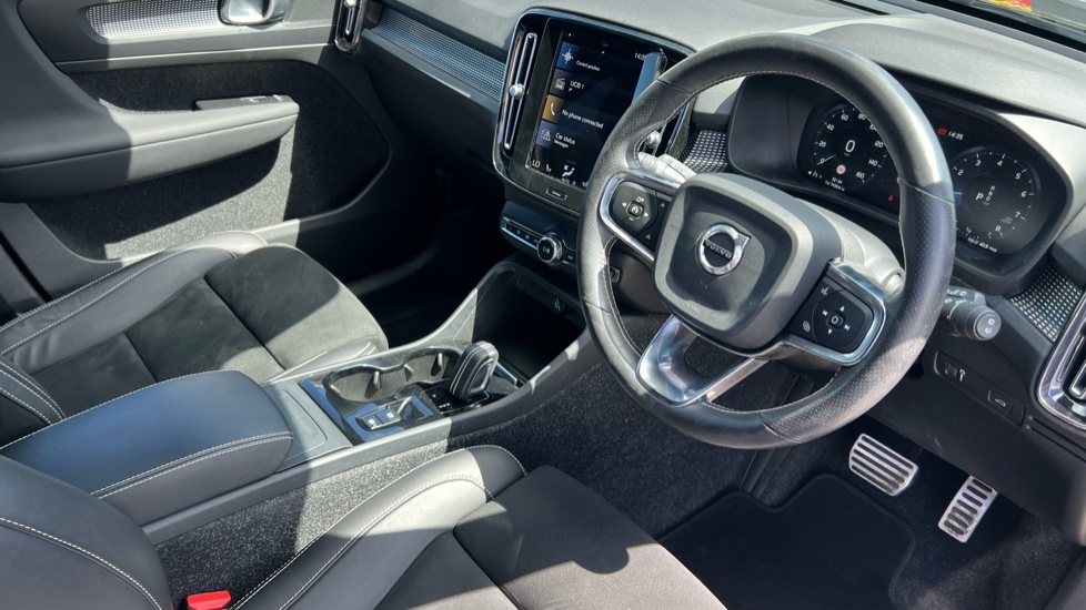 Volvo XC40 1.5 T3 [163] R DESIGN Pro 5dr Geartronic Petrol Estate - Image 11