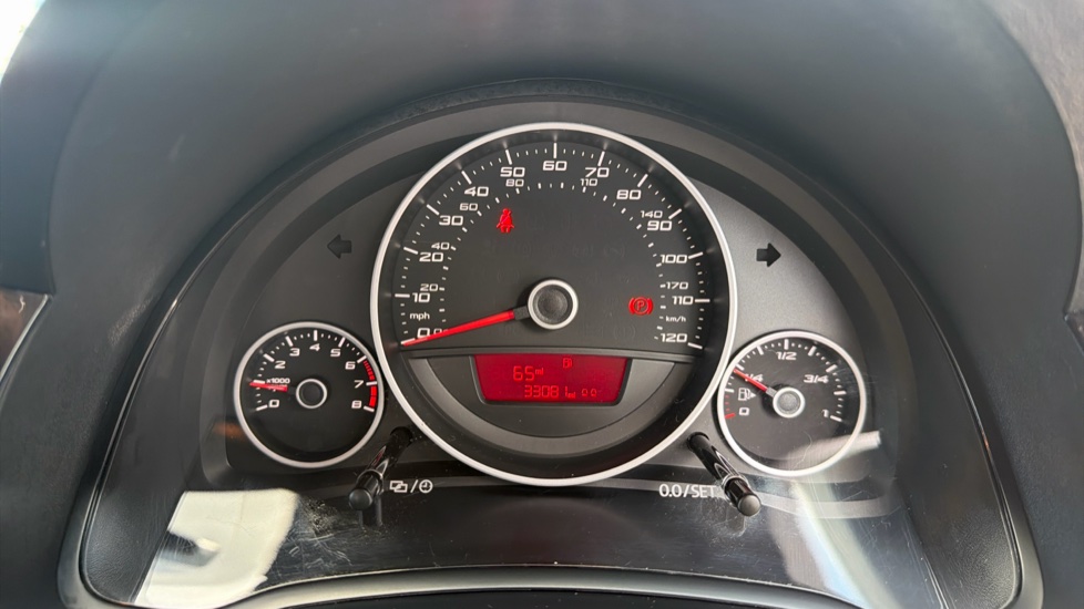 SEAT Mii 1.0 75 FR Line 5dr Petrol Hatchback - Image 18