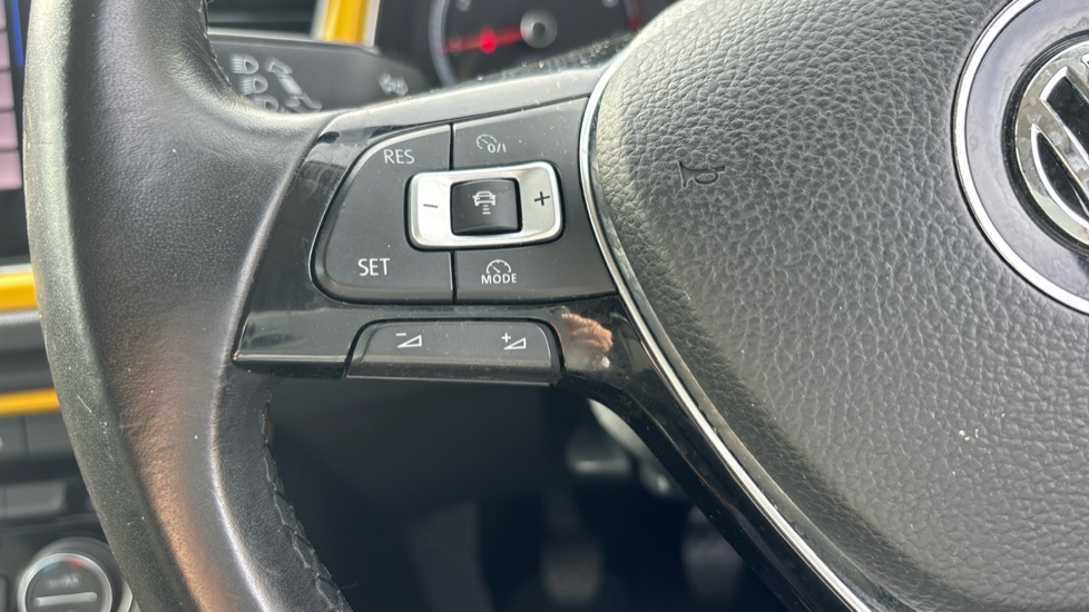 Volkswagen T-Roc 1.0 TSI Design 5dr Petrol Hatchback - Image 31