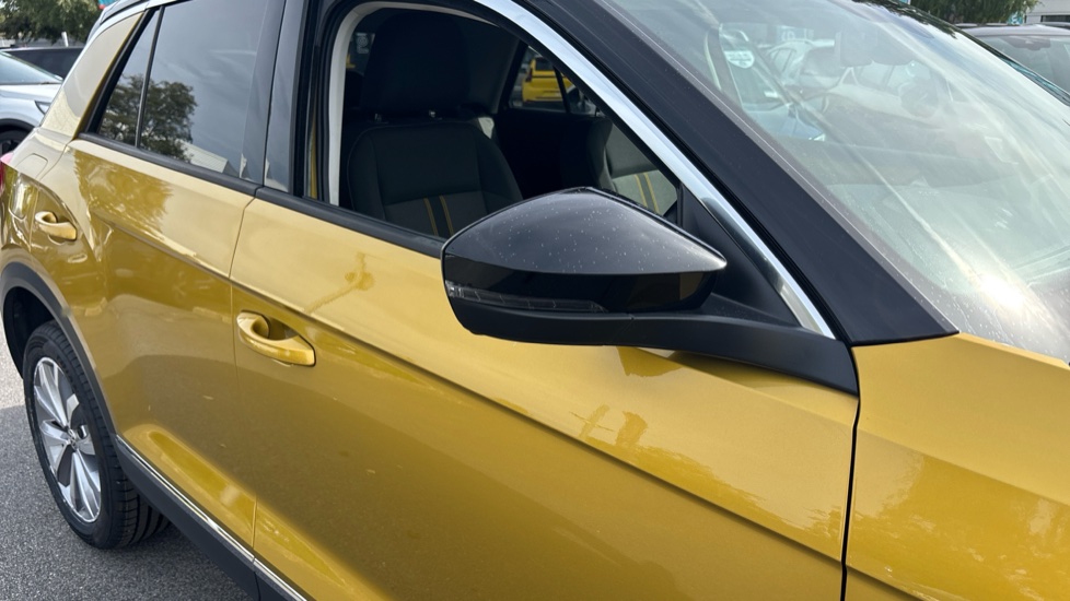 Volkswagen T-Roc 1.0 TSI Design 5dr Petrol Hatchback - Image 38
