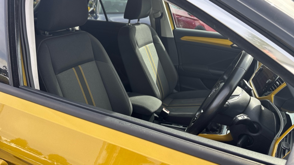 Volkswagen T-Roc 1.0 TSI Design 5dr Petrol Hatchback - Image 45
