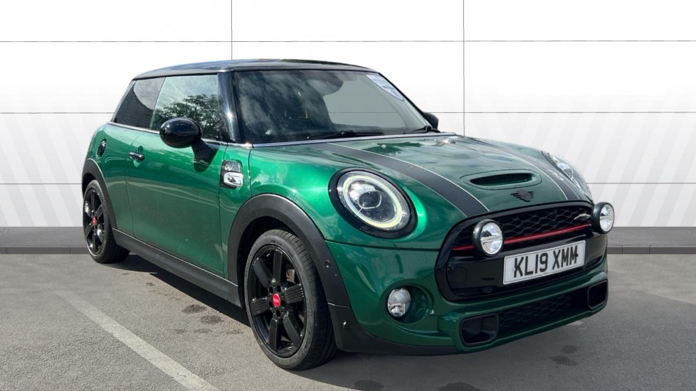 MINI Hatchback 2.0 60 Years Edition II 3dr Auto Petrol Hatchback - Image 1