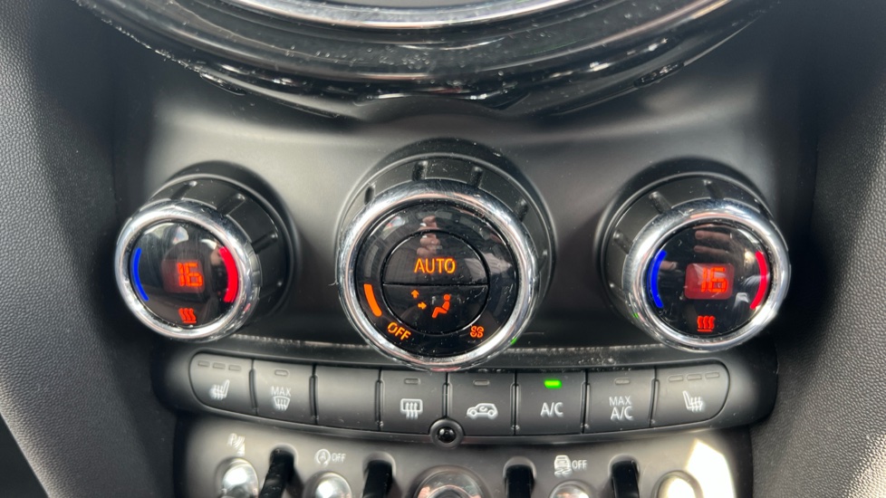 MINI Hatchback 2.0 60 Years Edition II 3dr Auto Petrol Hatchback - Image 14