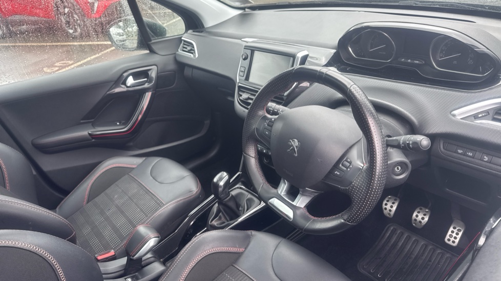 Peugeot 2008 1.5 BlueHDi 100 GT Line 5dr [5 Speed] Diesel Estate - Image 11