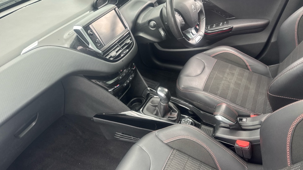 Peugeot 2008 1.5 BlueHDi 100 GT Line 5dr [5 Speed] Diesel Estate - Image 13