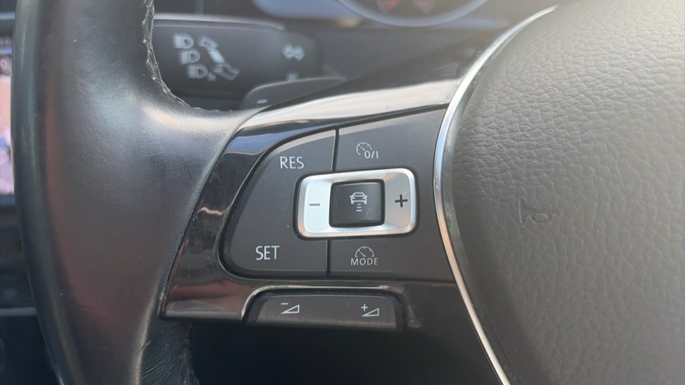 Volkswagen Golf 2.0 TDI GT Edition 5dr DSG Diesel Hatchback - Image 19