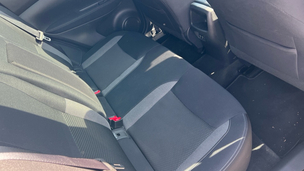Nissan Qashqai 1.3 DiG-T 160 [157] N-Connecta 5dr DCT Glass Roof Petrol Hatchback - Image 16