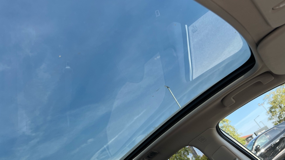 Nissan Qashqai 1.3 DiG-T 160 [157] N-Connecta 5dr DCT Glass Roof Petrol Hatchback - Image 29