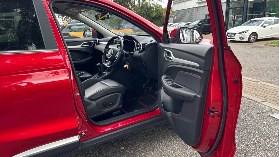 MG ZS 1.5 VTi-TECH Exclusive 5dr Petrol Hatchback - Image 26