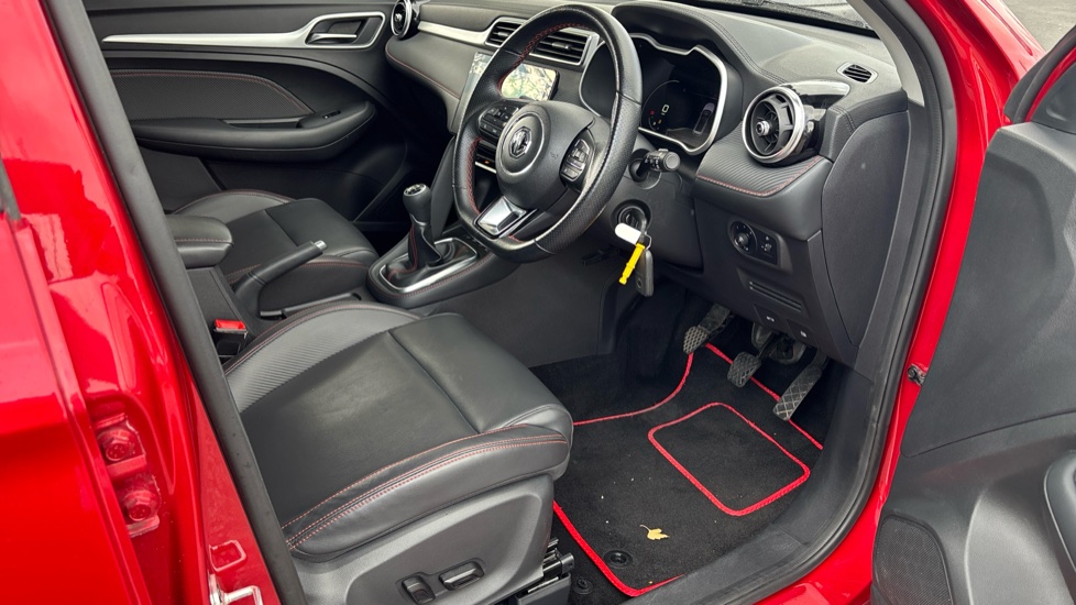 MG ZS 1.5 VTi-TECH Exclusive 5dr Petrol Hatchback - Image 35
