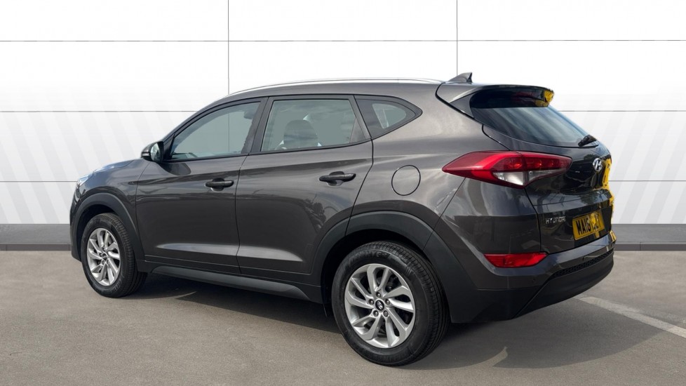 Hyundai TUCSON 1.7 CRDi Blue Drive SE 5dr 2WD Diesel Estate - Image 2