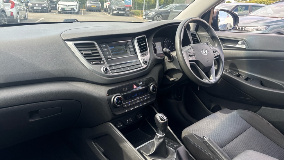 Hyundai TUCSON 1.7 CRDi Blue Drive SE 5dr 2WD Diesel Estate - Image 9