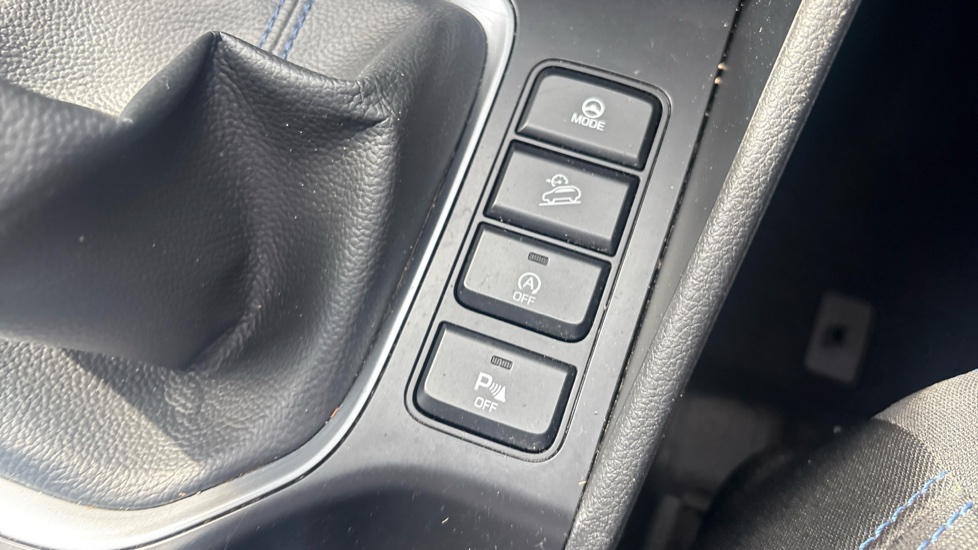Hyundai TUCSON 1.7 CRDi Blue Drive SE 5dr 2WD Diesel Estate - Image 27