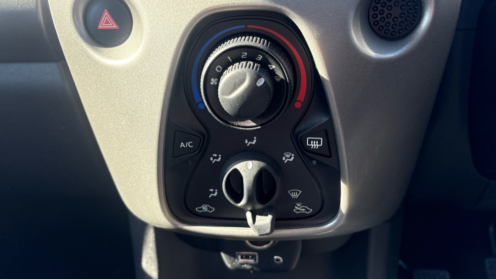 Citroen C1 1.0 VTi Feel 5dr Petrol Hatchback - Image 24