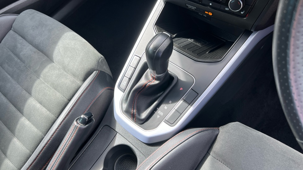 SEAT Arona 1.0 TSI 115 FR Sport 5dr DSG Petrol Hatchback - Image 13