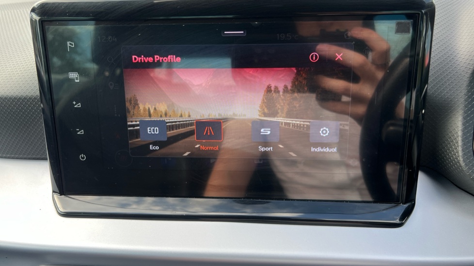 SEAT Arona 1.0 TSI 115 FR Sport 5dr DSG Petrol Hatchback - Image 27