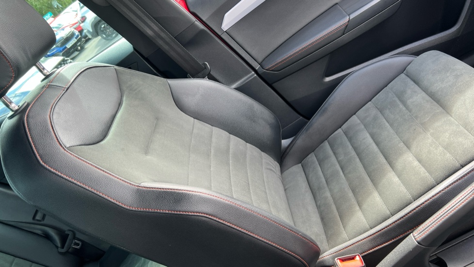SEAT Arona 1.0 TSI 115 FR Sport 5dr DSG Petrol Hatchback - Image 35