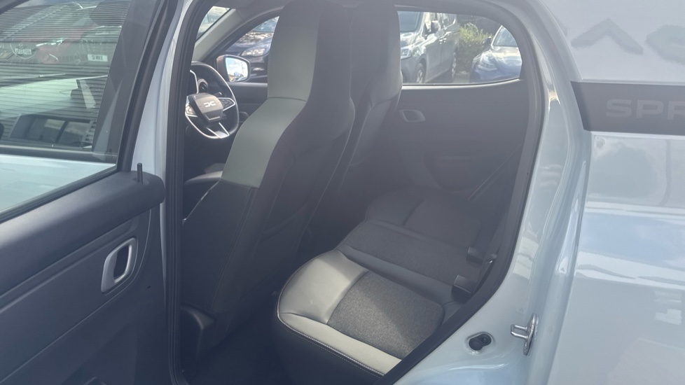 Dacia Spring 24kWh Extreme 100 75kW 5dr Auto Electric Hatchback - Image 16