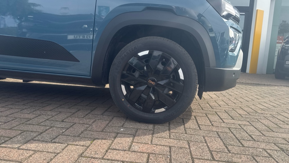 Dacia Spring 27kWh Extreme 65 48kW 5dr Auto Electric Hatchback - Image 7