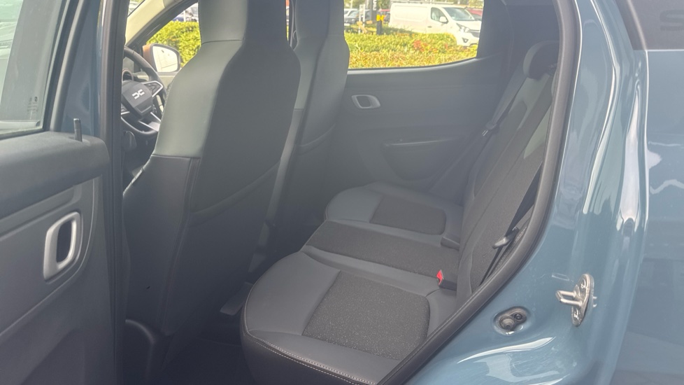 Dacia Spring 27kWh Extreme 65 48kW 5dr Auto Electric Hatchback - Image 16