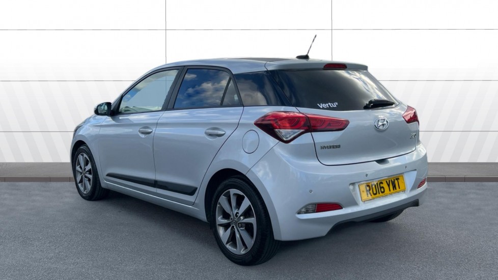 Hyundai i20 1.4 Premium SE 5dr Petrol Hatchback - Image 2