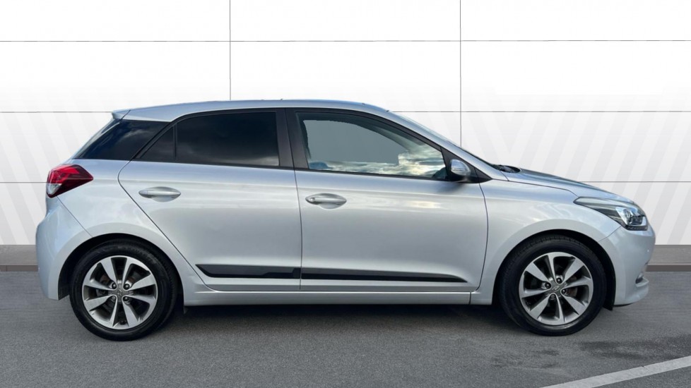 Hyundai i20 1.4 Premium SE 5dr Petrol Hatchback - Image 5