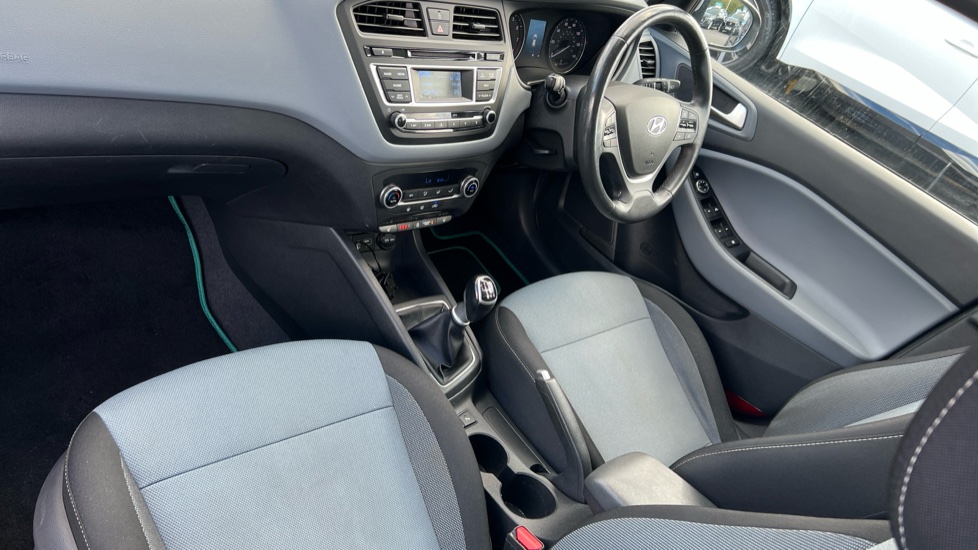 Hyundai i20 1.4 Premium SE 5dr Petrol Hatchback - Image 9