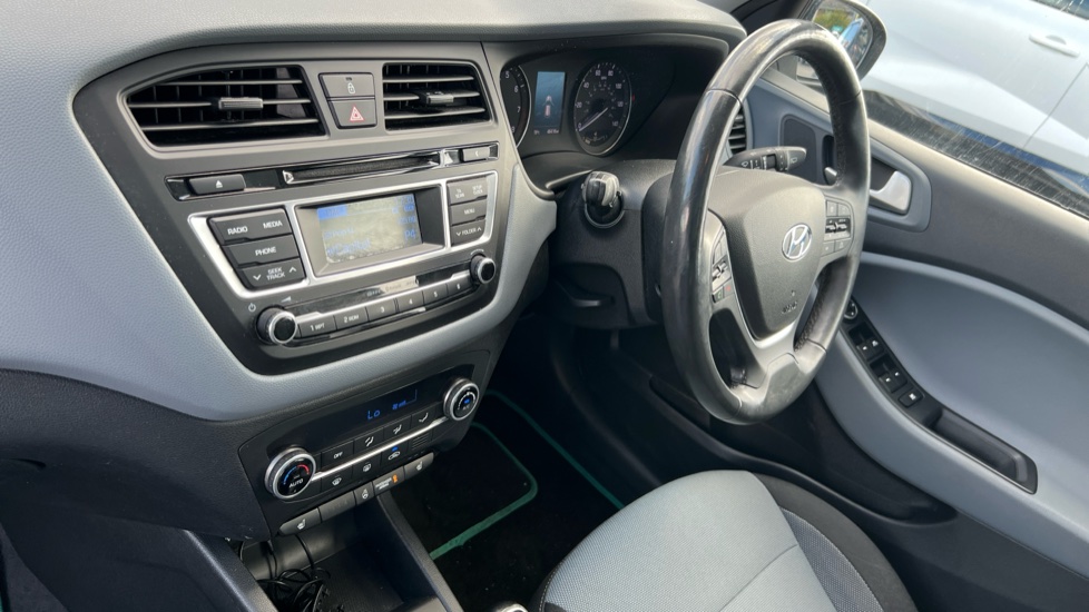 Hyundai i20 1.4 Premium SE 5dr Petrol Hatchback - Image 10