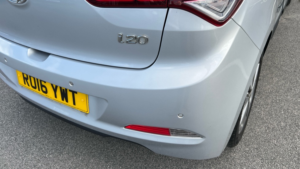 Hyundai i20 1.4 Premium SE 5dr Petrol Hatchback - Image 27