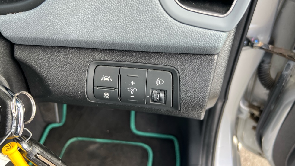 Hyundai i20 1.4 Premium SE 5dr Petrol Hatchback - Image 36