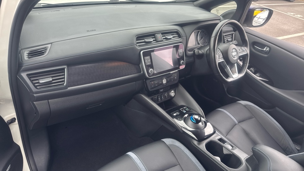 Nissan LEAF 160kW e+ 3.Zero 62kWh 5dr Auto Electric Hatchback - Image 9