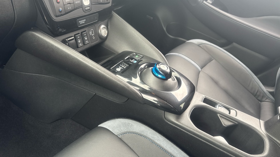 Nissan LEAF 160kW e+ 3.Zero 62kWh 5dr Auto Electric Hatchback - Image 13