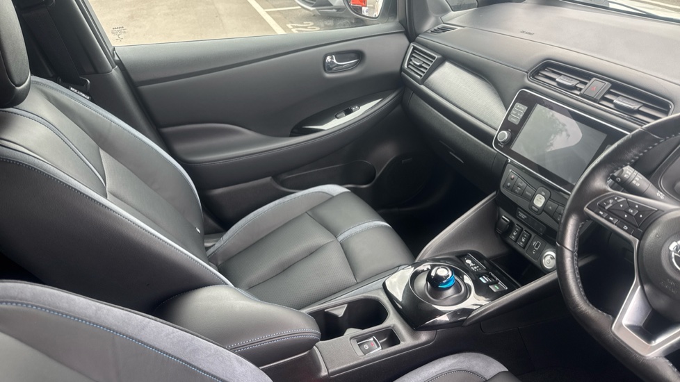 Nissan LEAF 160kW e+ 3.Zero 62kWh 5dr Auto Electric Hatchback - Image 14
