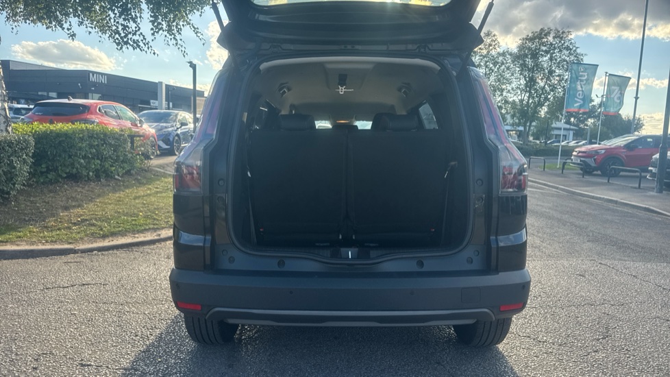 Dacia Jogger 1.0 TCe Extreme 5dr Petrol Estate - Image 4