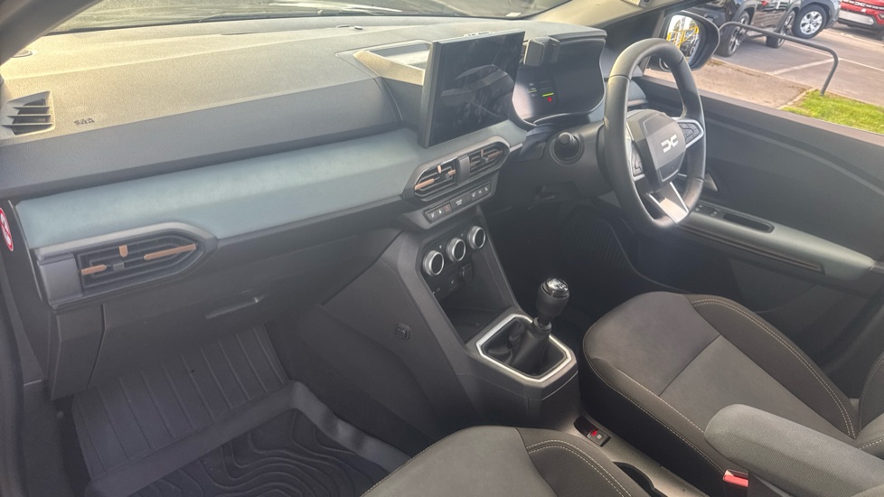Dacia Jogger 1.0 TCe Extreme 5dr Petrol Estate - Image 9