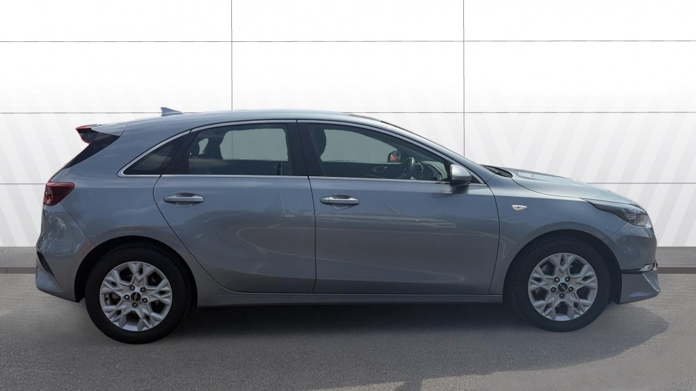 Kia Ceed 1.5T GDi ISG 2 5dr Petrol Hatchback - Image 5