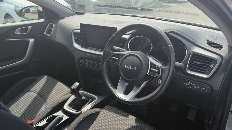 Kia Ceed 1.5T GDi ISG 2 5dr Petrol Hatchback - Image 11