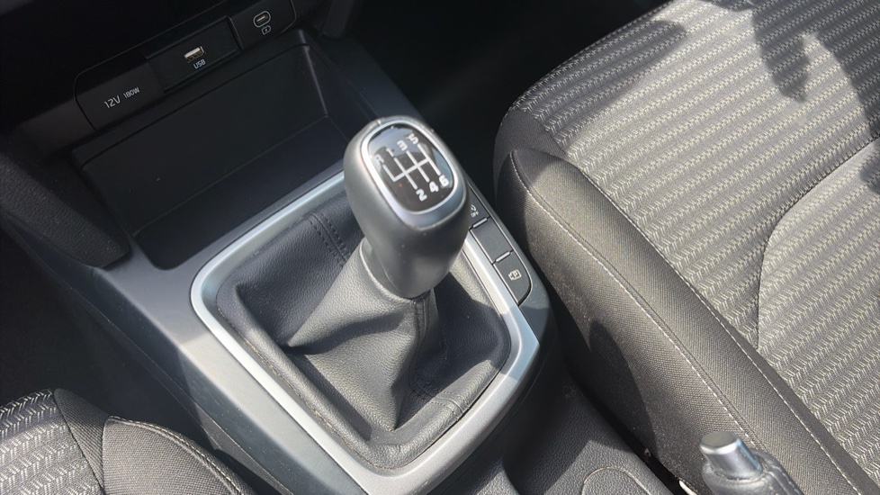 Kia Ceed 1.5T GDi ISG 2 5dr Petrol Hatchback - Image 13