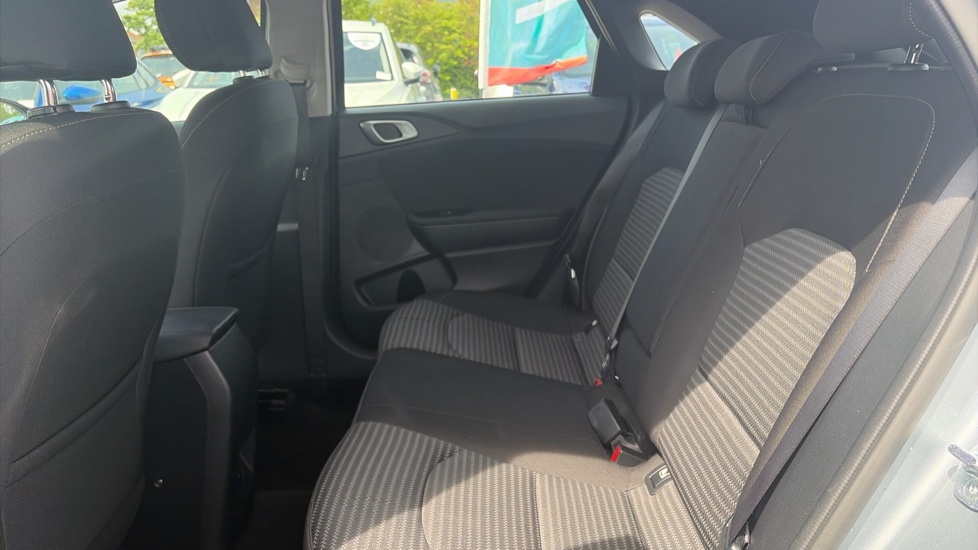 Kia Ceed 1.5T GDi ISG 2 5dr Petrol Hatchback - Image 16