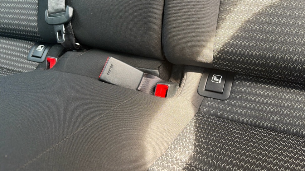 Kia Ceed 1.5T GDi ISG 2 5dr Petrol Hatchback - Image 17