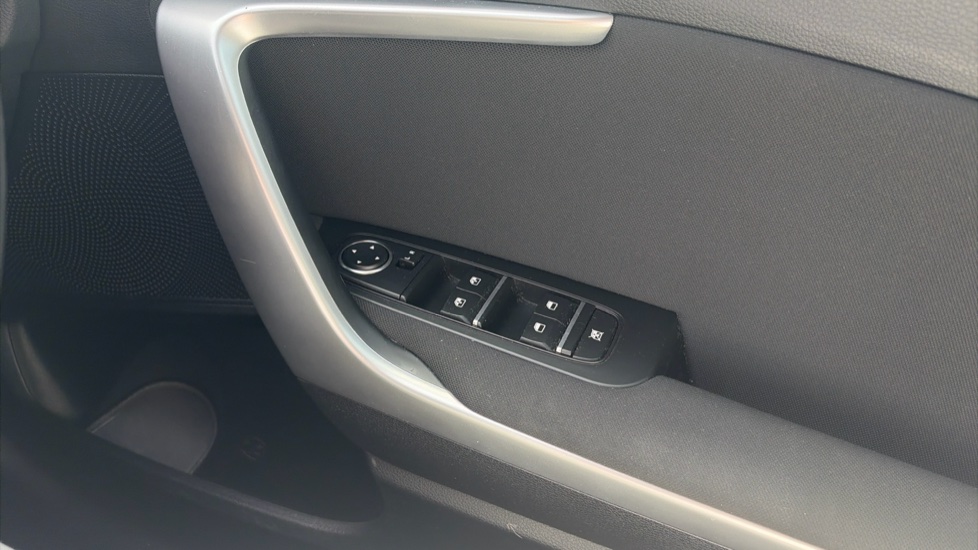 Kia Ceed 1.5T GDi ISG 2 5dr Petrol Hatchback - Image 21