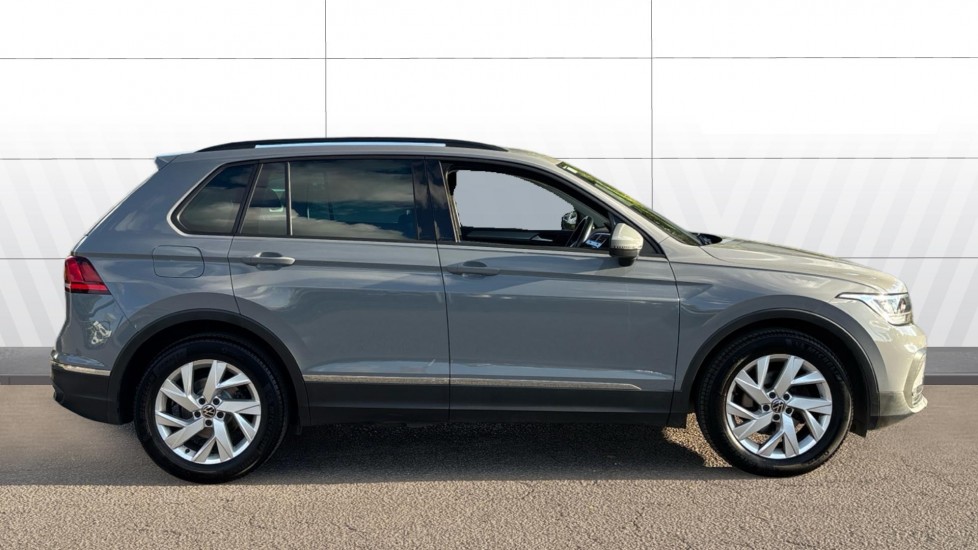 Volkswagen Tiguan 1.5 TSI 150 Life 5dr Petrol Estate - Image 5