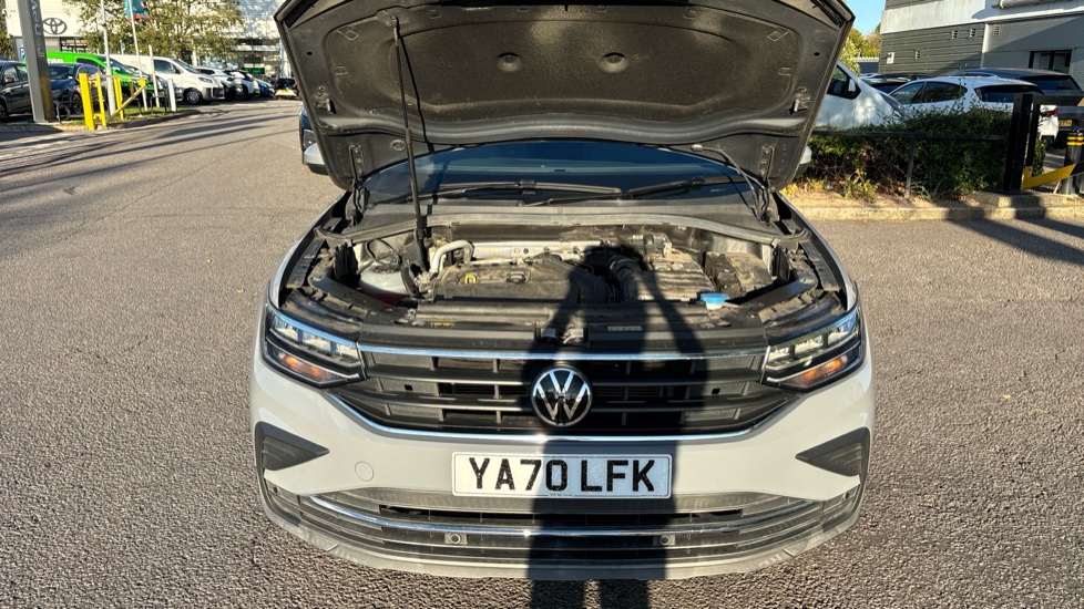 Volkswagen Tiguan 1.5 TSI 150 Life 5dr Petrol Estate - Image 8