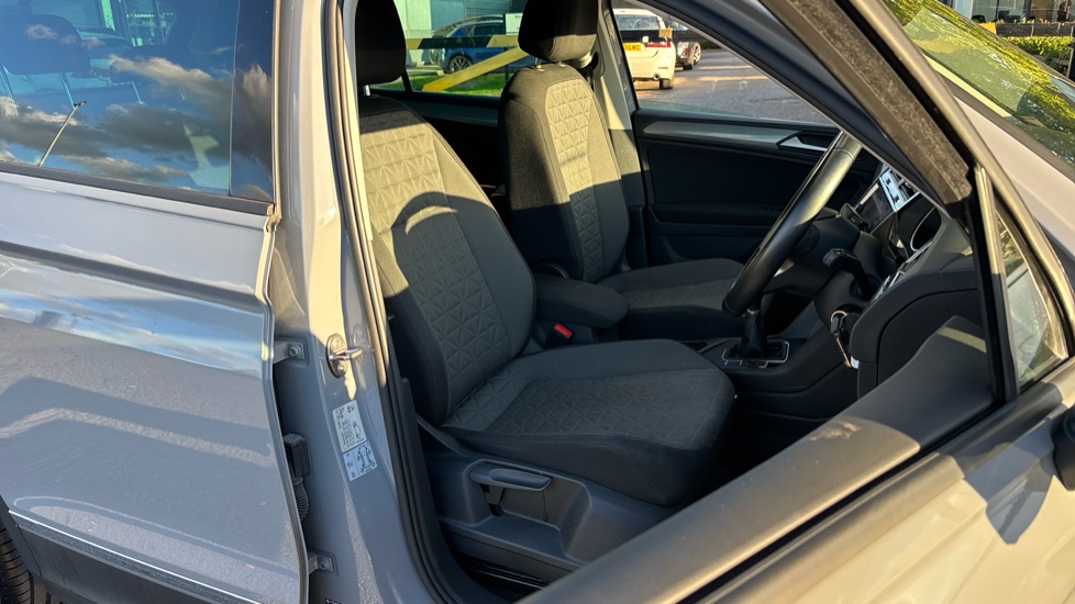 Volkswagen Tiguan 1.5 TSI 150 Life 5dr Petrol Estate - Image 35