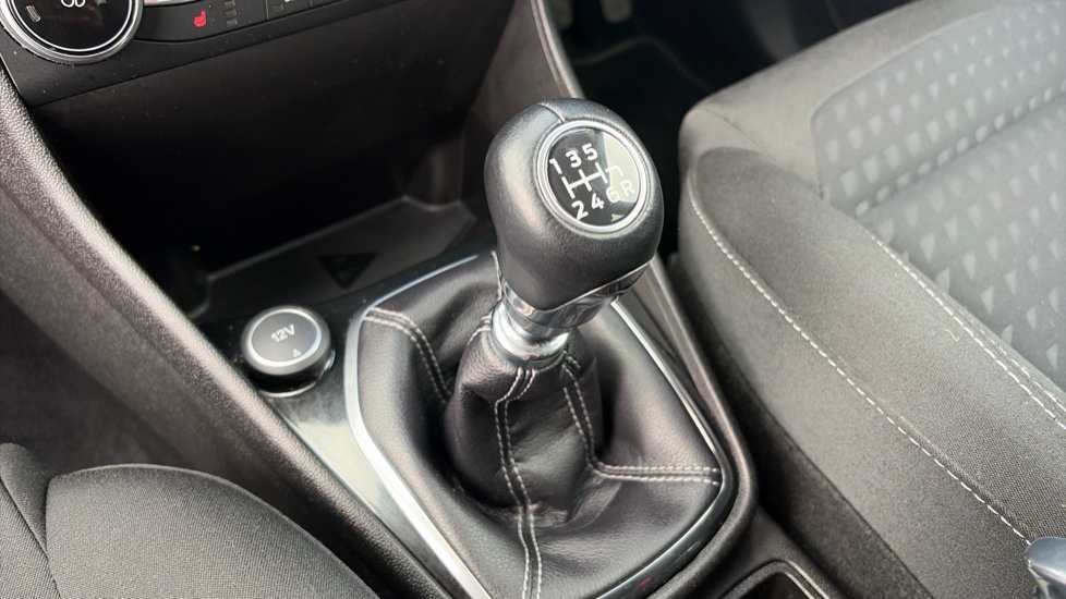 Ford Fiesta 1.0 EcoBoost 125 Titanium 5dr Petrol Hatchback - Image 13