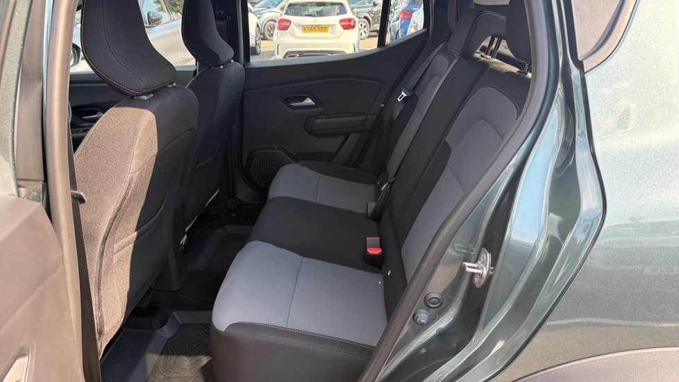 Dacia Sandero Stepway 1.0 TCe Extreme 5dr Petrol Hatchback - Image 16
