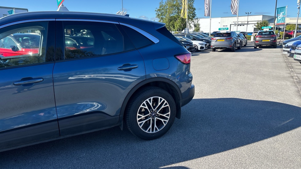Ford Kuga 1.5 EcoBlue Titanium Edition 5dr Auto Diesel Estate - Image 38