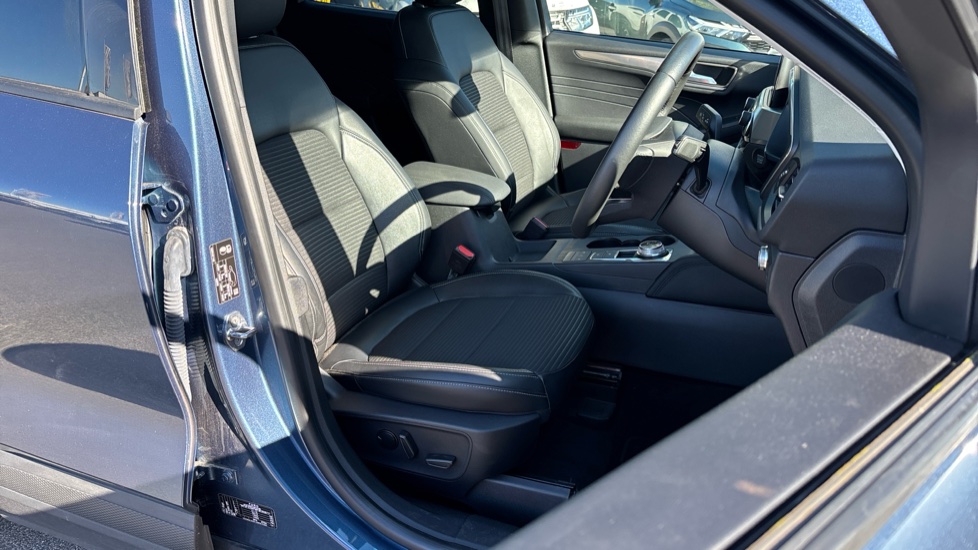 Ford Kuga 1.5 EcoBlue Titanium Edition 5dr Auto Diesel Estate - Image 48